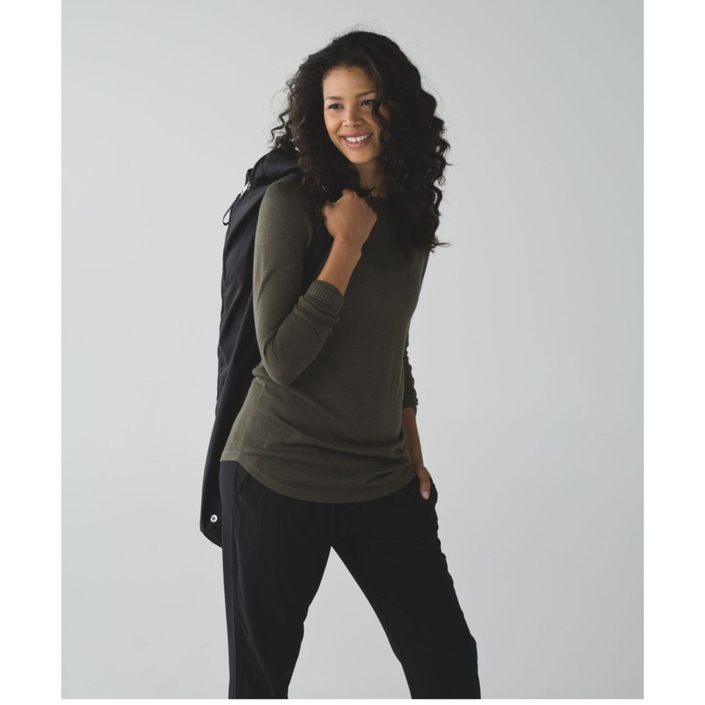Lululemon Sunshine Coast Long Sleeve Fatigue Green Crew Neck Sweater size 6